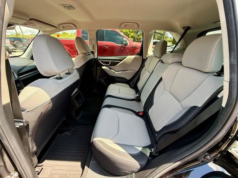 Used 2021 Subaru Forester AWD/4WD image 10