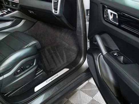 Certified 2022 Porsche Cayenne Coupe AWD/4WD image 27