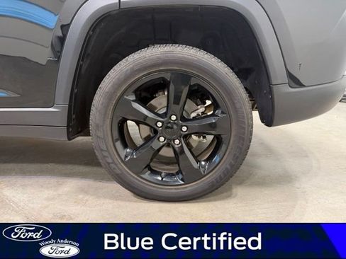 Used 2023 Jeep Grand Cherokee Altitude RWD image 8