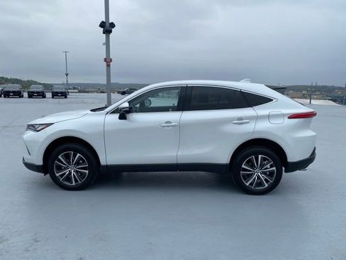 Certified 2023 Toyota Venza LE AWD/4WD image 9