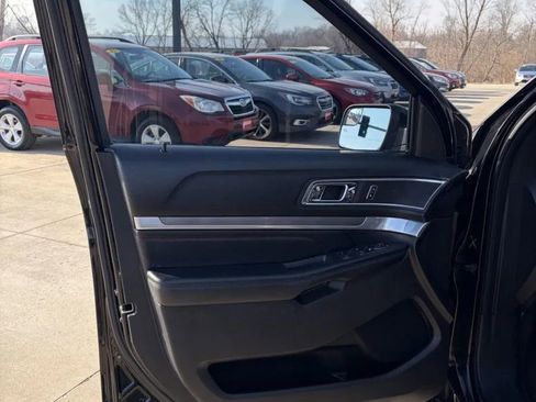 Used 2017 Ford Explorer Sport image 10