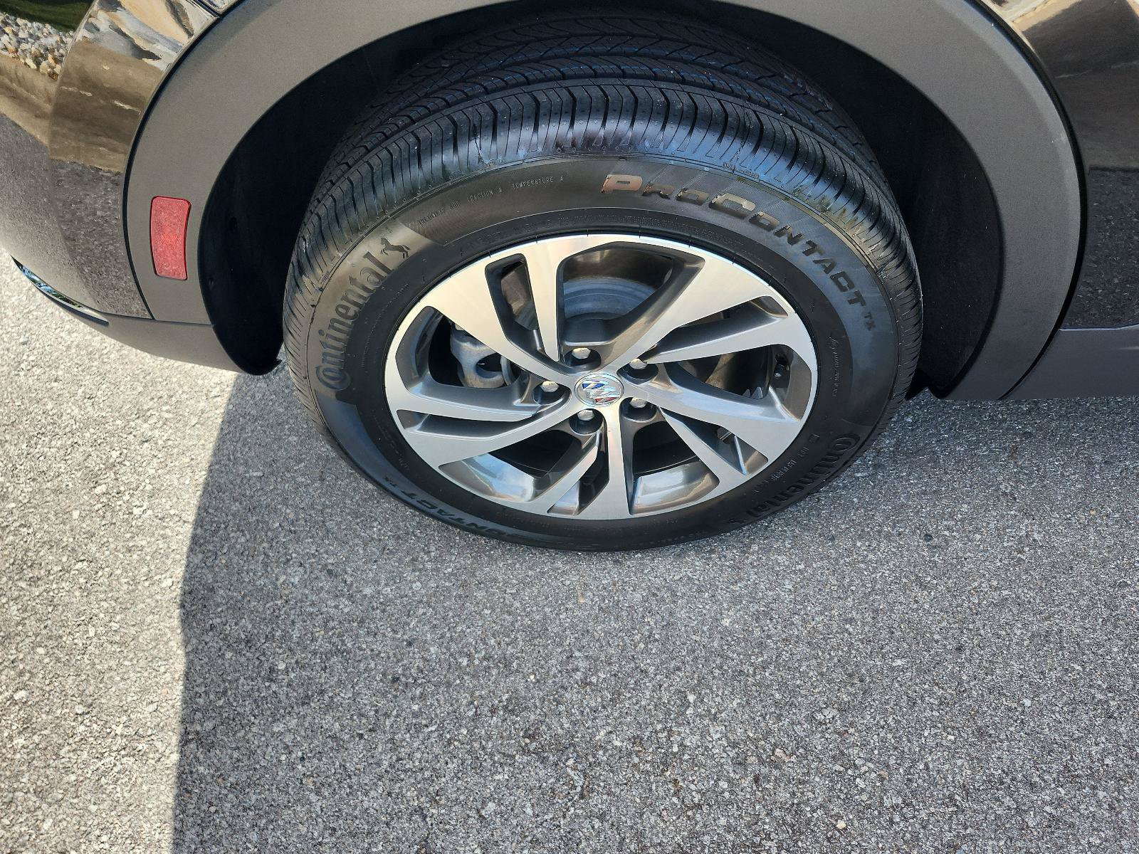 Certified 2023 Buick Envision Essence AWD/4WD image 5