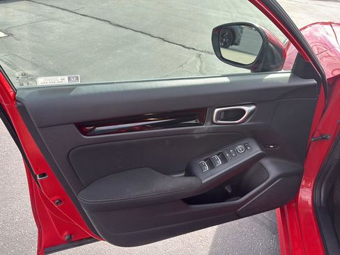 Used 2023 Honda Civic EX image 9