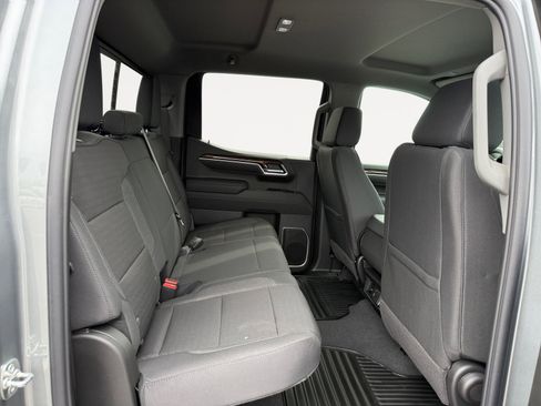 New 2026 GMC Sierra 1500 SLE w/ Preferred Package image 18