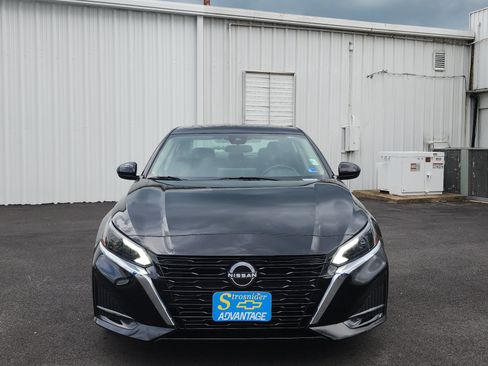 Used 2024 Nissan Altima 2.5 SV w/ SV Premium Package FWD image 8