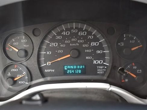Used 2006 Chevrolet Express 3500 RWD image 16