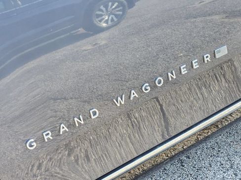 Used 2022 Jeep Grand Wagoneer Series II w/ Convenience Group III AWD/4WD image 12
