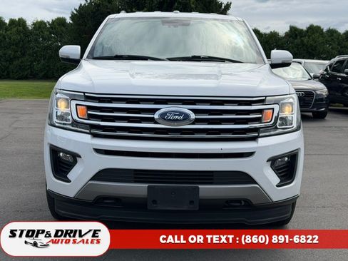 Used 2019 Ford Expedition XLT w/ Equipment Group 201A AWD/4WD image 2