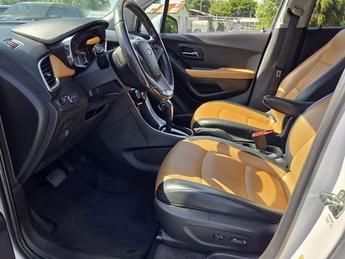 Used 2018 Chevrolet Trax Premier FWD image 9