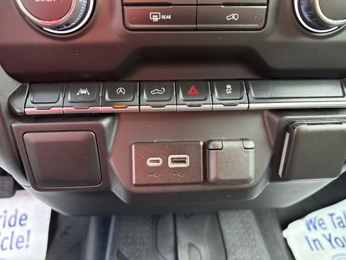 Used 2022 Chevrolet Silverado 1500 Custom image 34