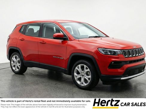 Used 2025 Jeep Compass Latitude image 1