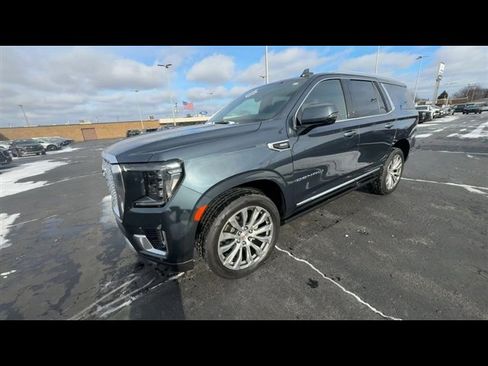 Used 2021 GMC Yukon Denali w/ Denali Premium Package image 4