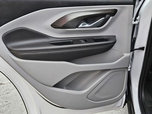 Used 2022 GMC Terrain SLT w/ Infotainment Package II FWD image 22