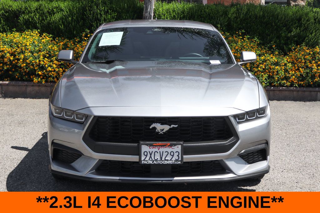 Used 2025 Ford Mustang Coupe RWD image 3