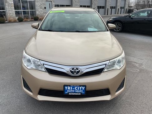 Used 2012 Toyota Camry LE image 12