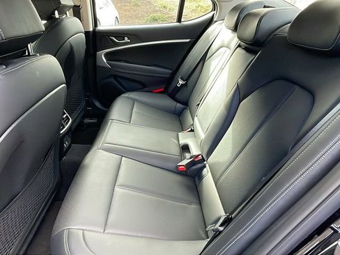 Used 2025 Genesis G70 2.5T image 16