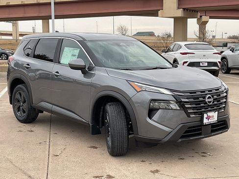 New 2026 Nissan Rogue SV image 4