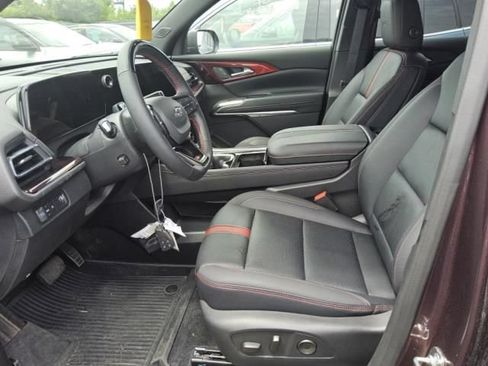 Certified 2026 Chevrolet Traverse RS w/ LPO, Floor Liner Package FWD image 5