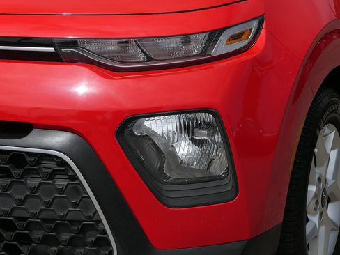 Used 2022 Kia Soul LX w/ Technology Package FWD image 8