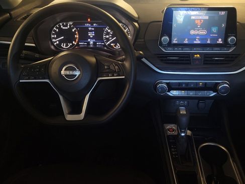 Used 2023 Nissan Altima 2.5 SV image 22