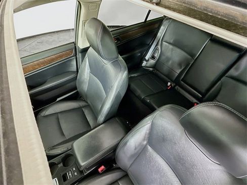 Used 2017 Subaru Outback 2.5i Limited image 7