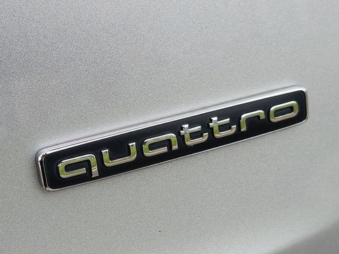 Used 2022 Audi Q5 2.0T Premium Plus w/ Premium Plus Package AWD/4WD image 9