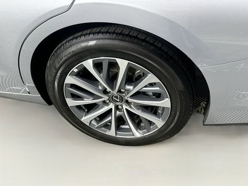 Used 2025 Lexus ES 350 image 11