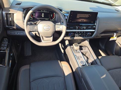 New 2026 Nissan Pathfinder Platinum AWD/4WD image 12