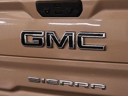 Used 2022 GMC Sierra 1500 Elevation image 13