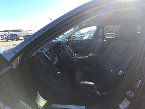 Used 2024 Volvo XC60 T8 Plus w/ Protection Package Premier image 5