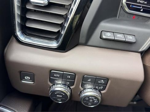 Used 2024 GMC Sierra 2500 Denali w/ Denali Reserve Package AWD/4WD image 55