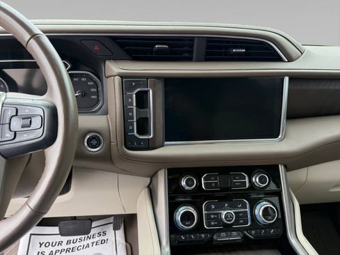Used 2021 GMC Yukon Denali w/ Denali Premium Package image 11