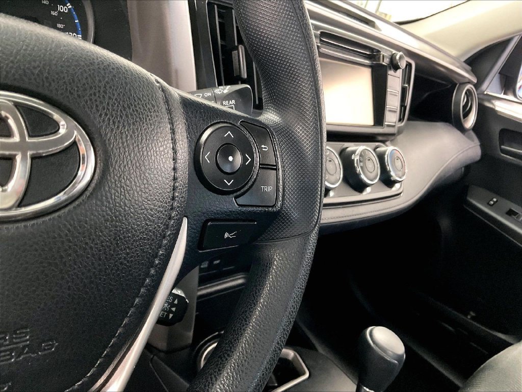 Used 2017 Toyota RAV4 LE AWD/4WD image 24