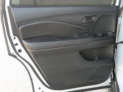 Used 2022 Honda Pilot TrailSport image 16