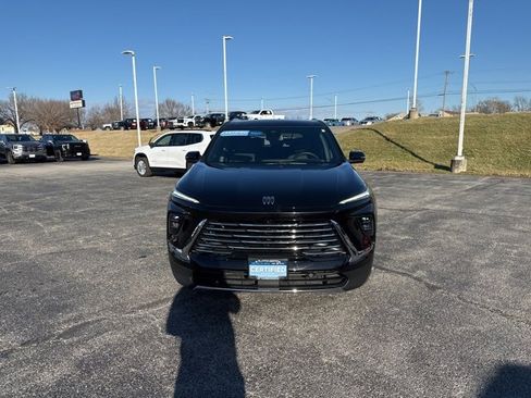 Certified 2025 Buick Enclave Preferred image 8