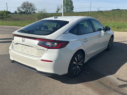 Used 2023 Honda Civic EX-L image 5