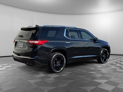 Used 2020 Chevrolet Traverse Premier w/ LPO, Blackout Package image 3