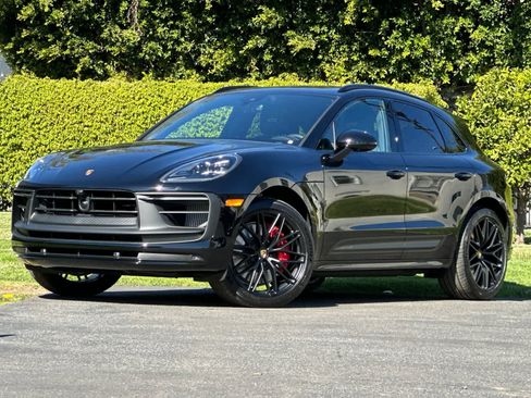 New 2026 Porsche Macan GTS image 1