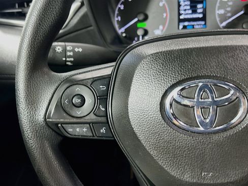 Used 2024 Toyota Corolla Cross AWD Hybrid image 19