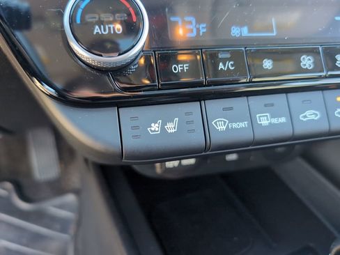 Used 2025 Hyundai Elantra Limited image 28