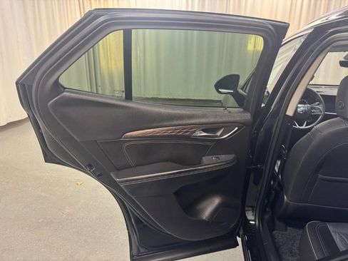 Used 2023 Buick Envision Avenir image 18