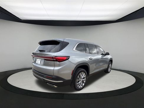 Used 2025 Buick Enclave Preferred image 5