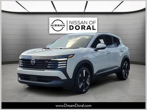 Used 2025 Nissan Kicks SR FWD image 1