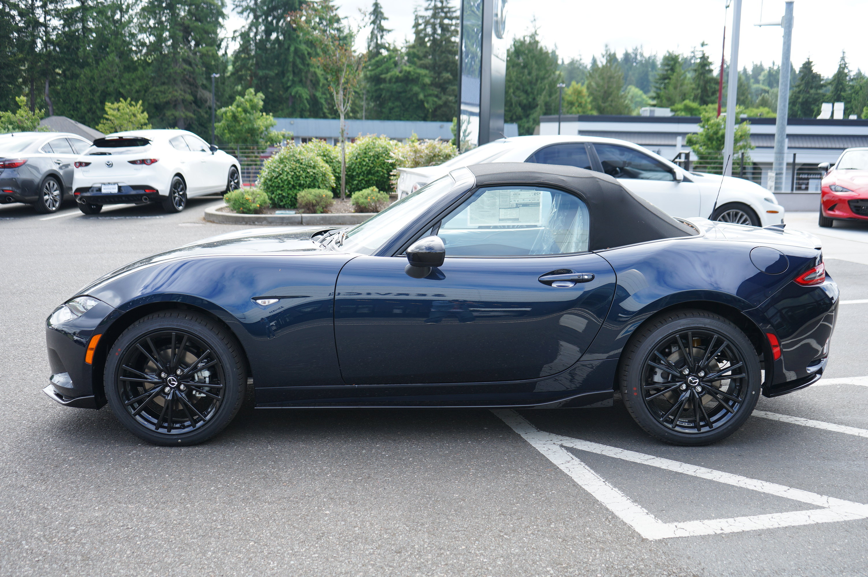 New 2026 MAZDA MX-5 Miata Club w/ Interior Package RWD image 7