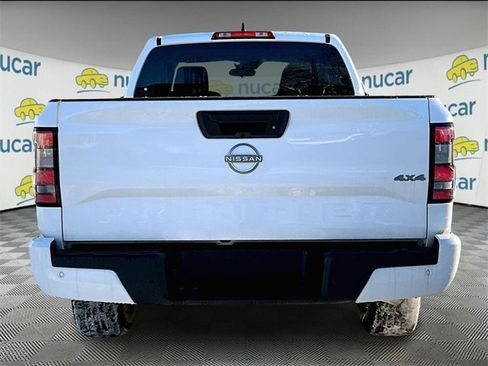 Used 2025 Nissan Frontier SV image 4