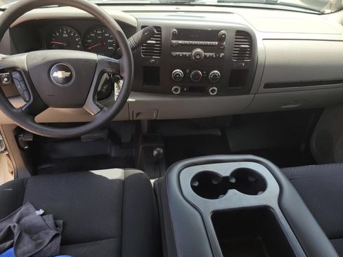 Used 2010 Chevrolet Silverado 1500 W/T AWD/4WD image 12