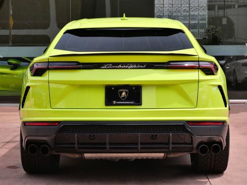Used 2022 Lamborghini Urus image 5