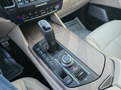 Used 2020 Maserati Levante GTS image 12
