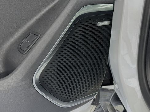 Used 2024 GMC Acadia Denali image 19