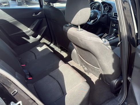 Used 2014 MAZDA MAZDA3 i Touring w/ Technology Package FWD image 16